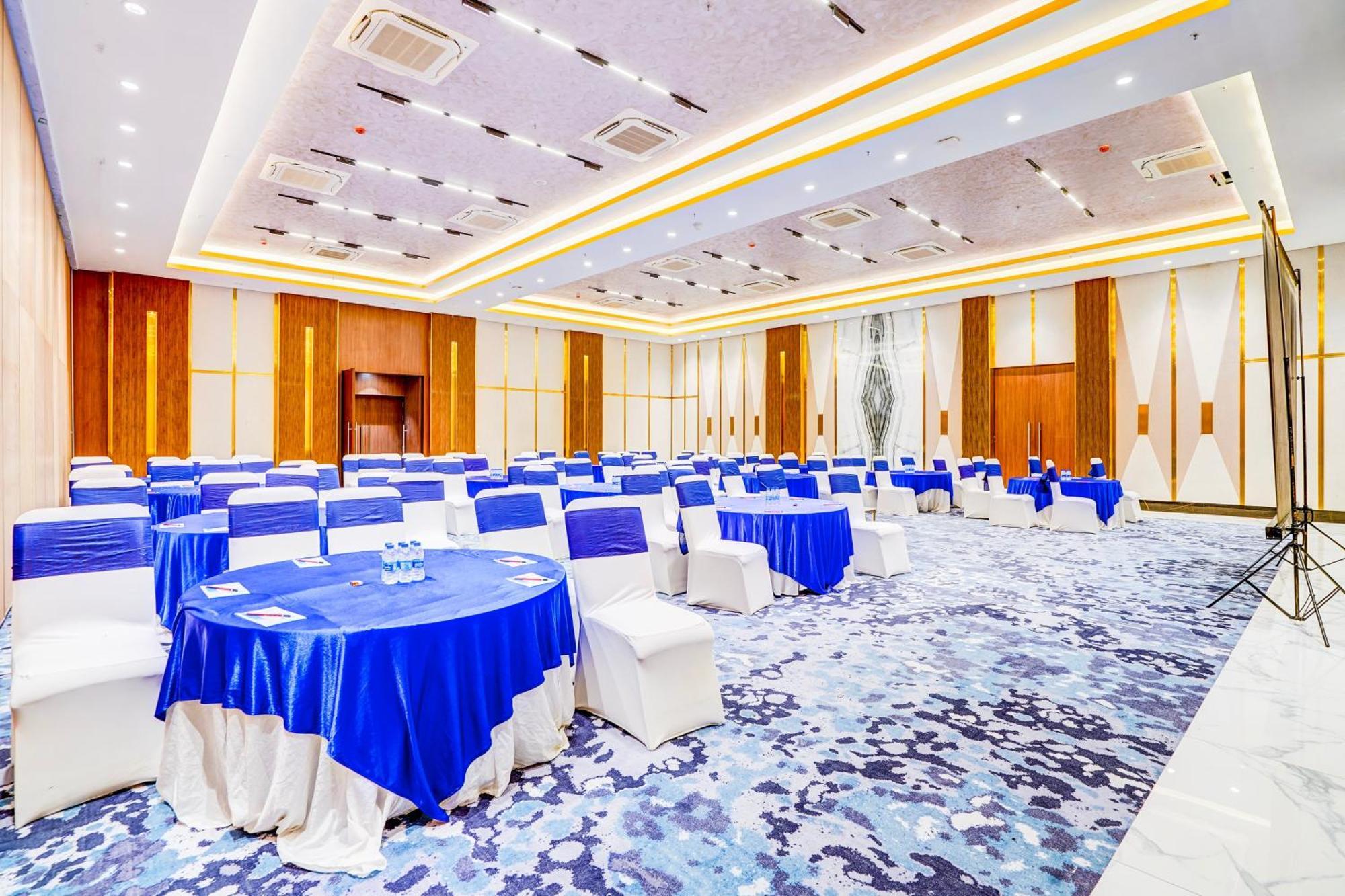 Sunday Hotels And Residences Gurgaon Extérieur photo