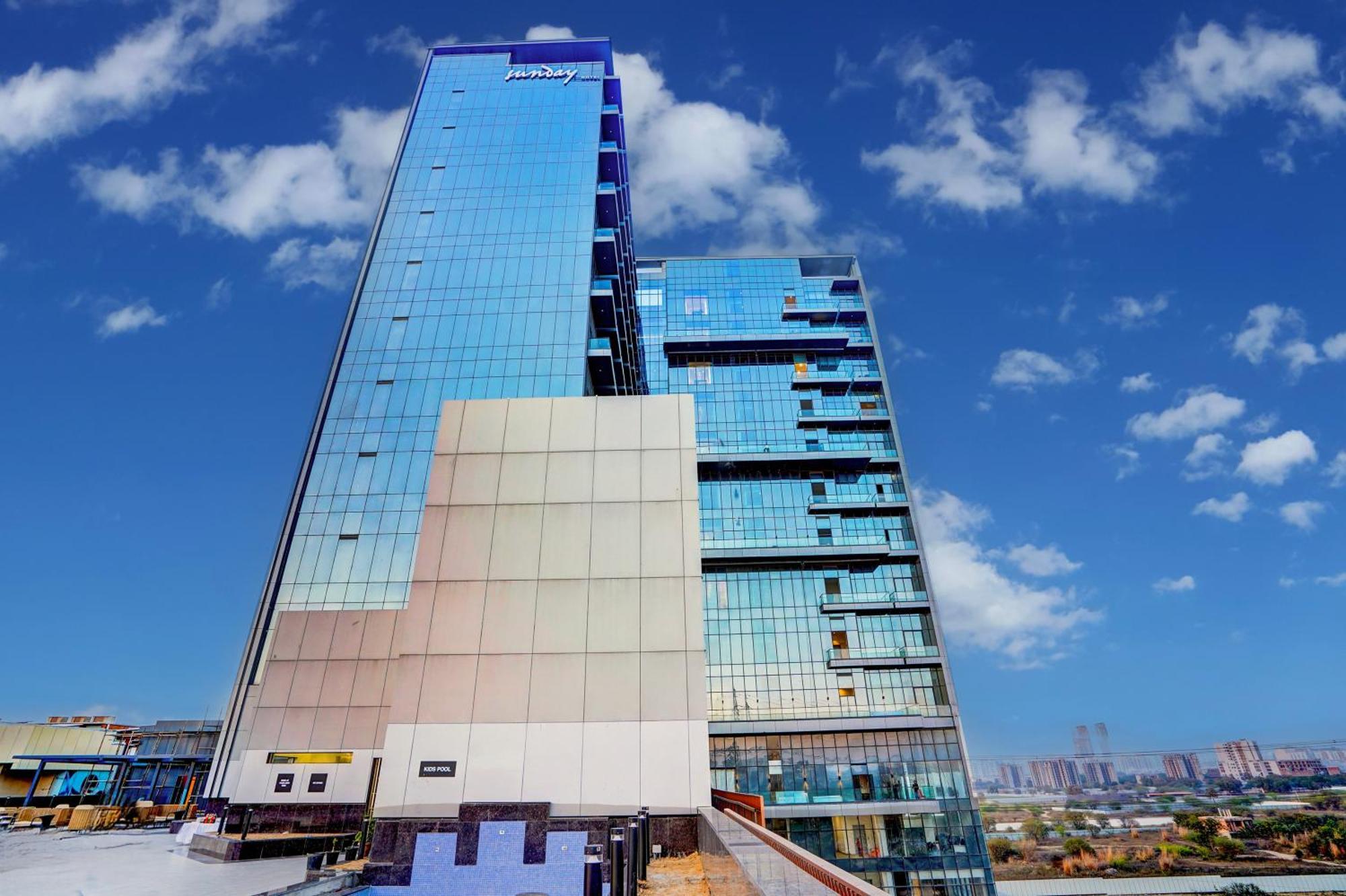 Sunday Hotels And Residences Gurgaon Extérieur photo