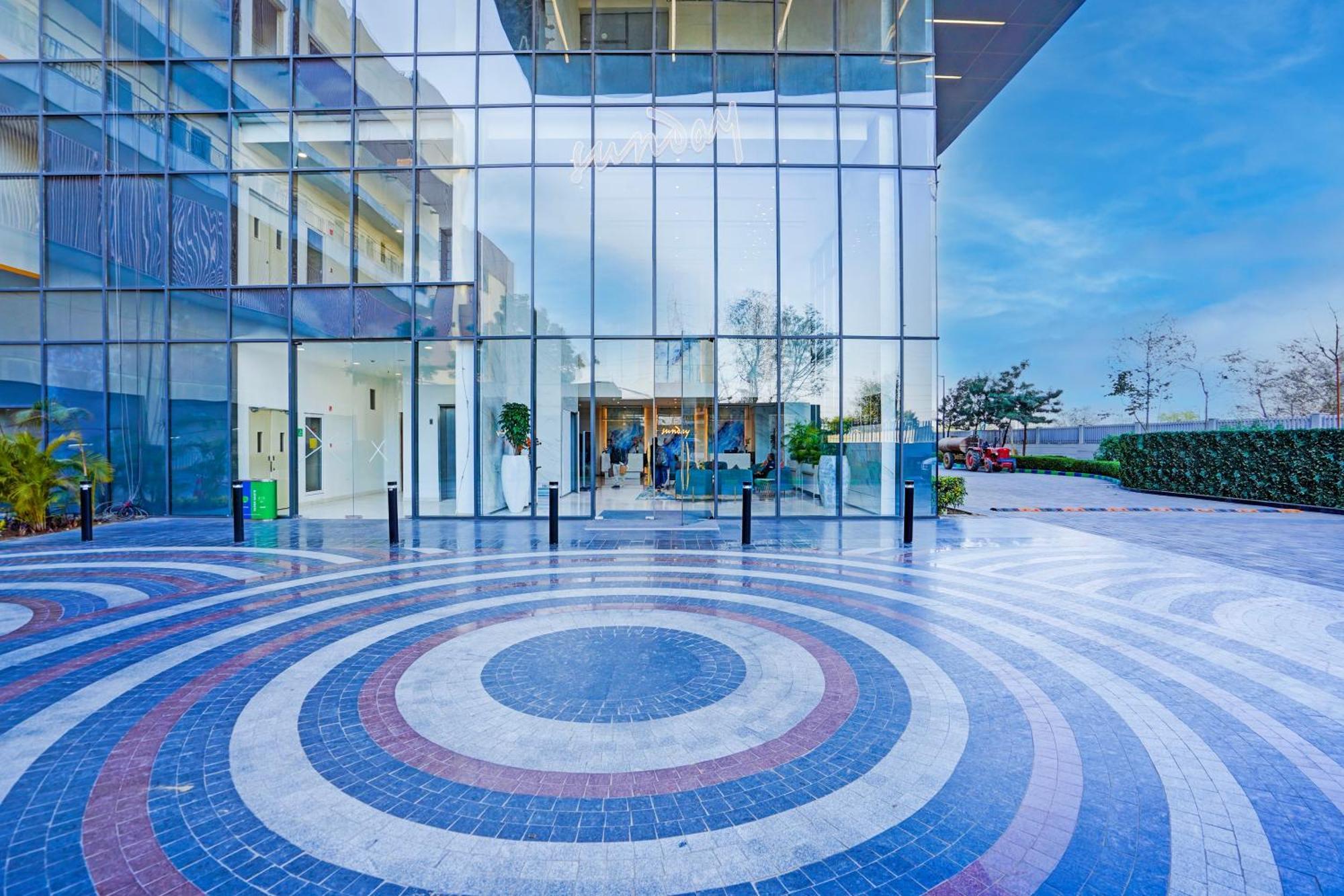 Sunday Hotels And Residences Gurgaon Extérieur photo