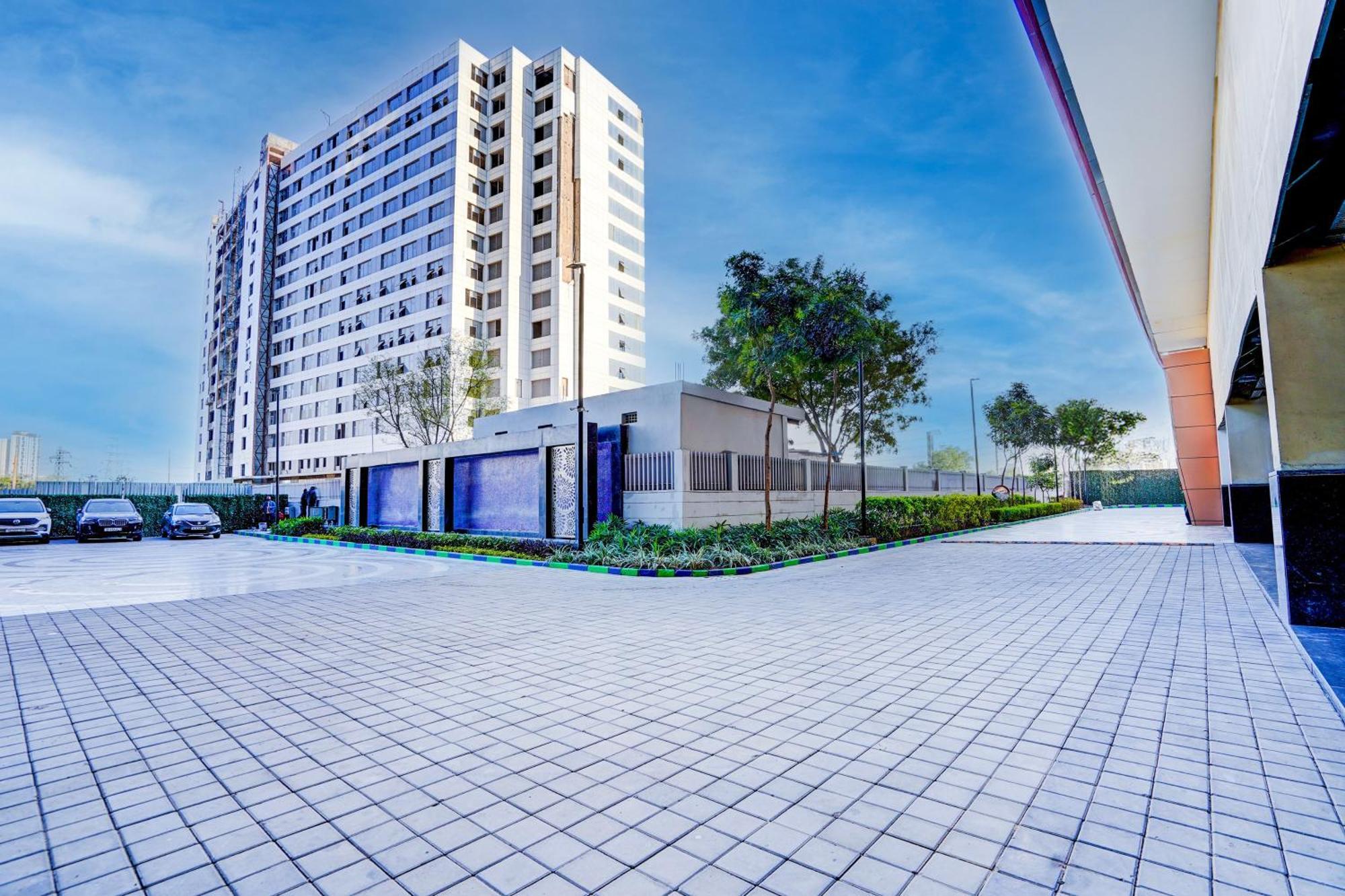Sunday Hotels And Residences Gurgaon Extérieur photo